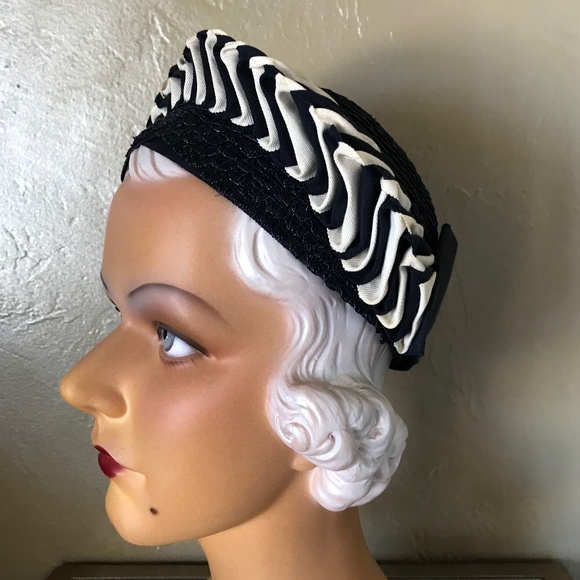 SMART 1930s\' NAVY STRAW  TOQE - INTRICATELY FOLDED NAVY AND WHITE GROSGRAIN TRIM main image 5